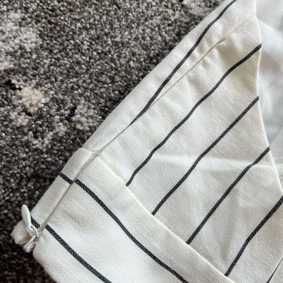 Dynamite Cropped Halter Striped Top - Picture 3 of 8